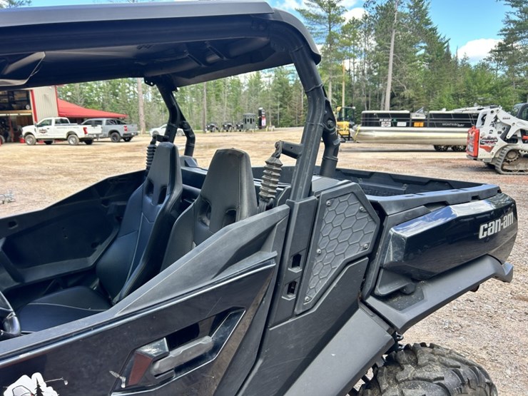 #1400-•-2023-can-am-commander-1000r-xt-image-12