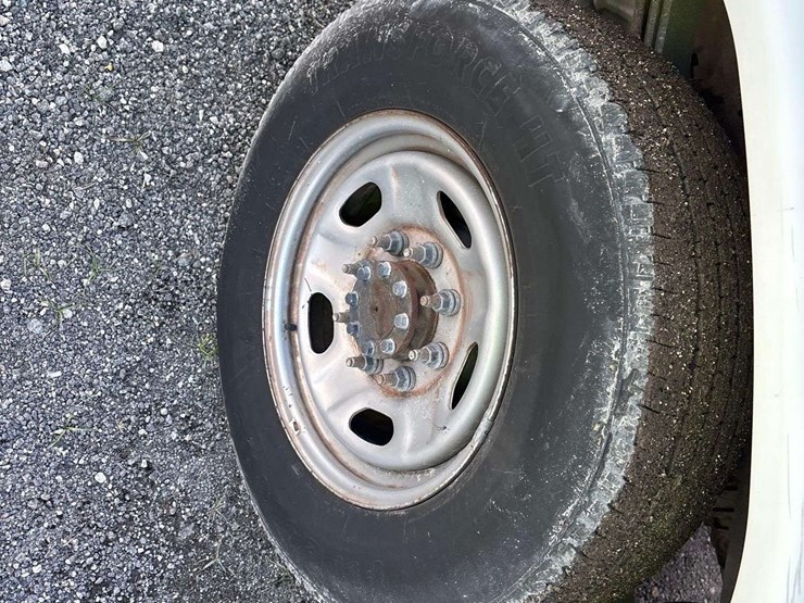 2017-ford-f550-image-25