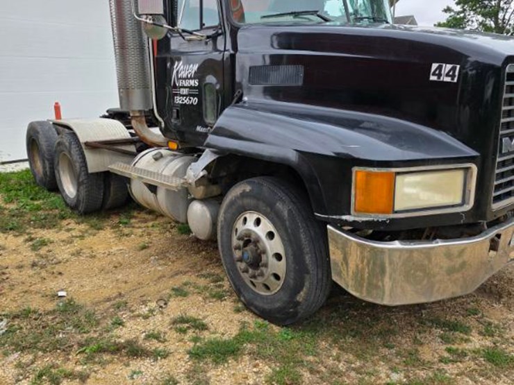 2001-mack-ch613-image-6