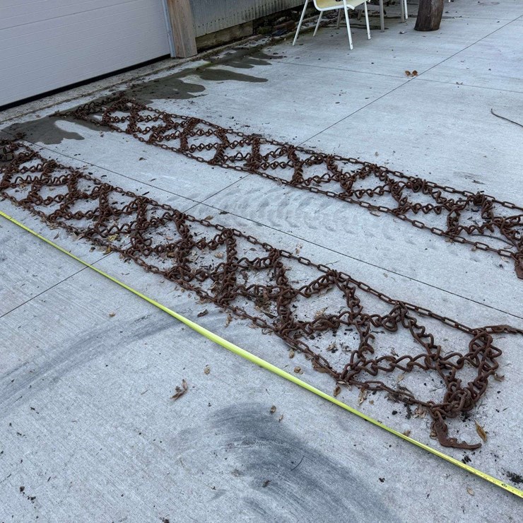 Set of Tractor Chains, Unsure of the Size