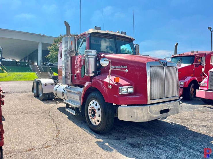 2015-western-star-4900-image-2