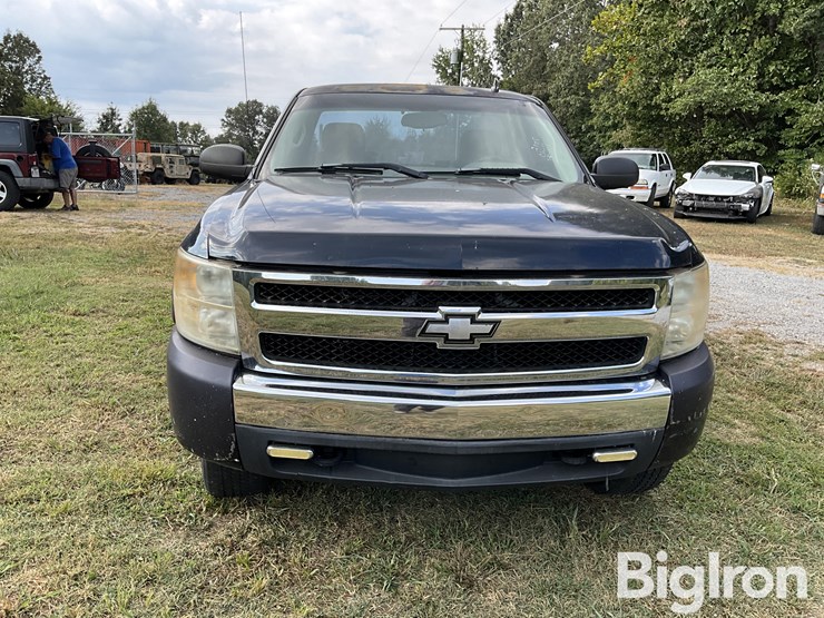 2008-chevrolet-silverado-1500-ls-image-2