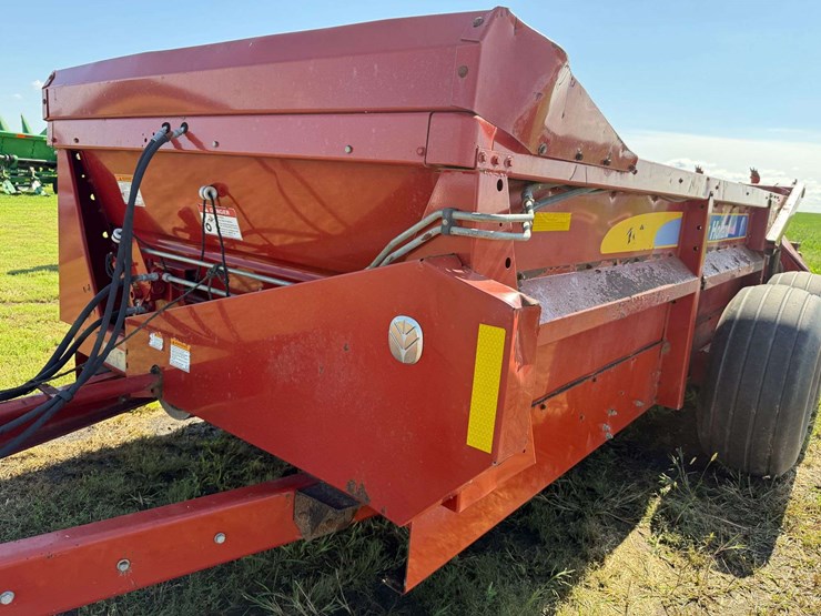 new-holland-195-image-10