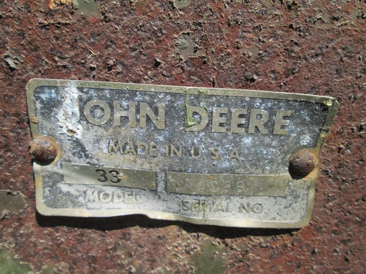 john-deere-33-image-17