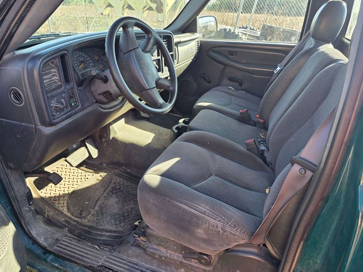 2005-chevrolet-1500-image-14