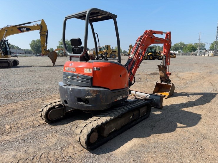 2011-kubota-u35-image-5