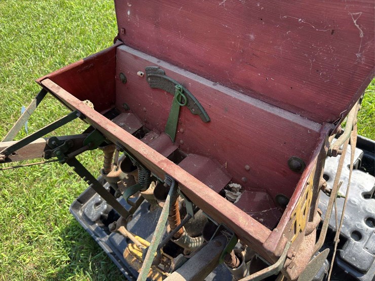 van-brunt-horse-drawn-grain-drill-image-5