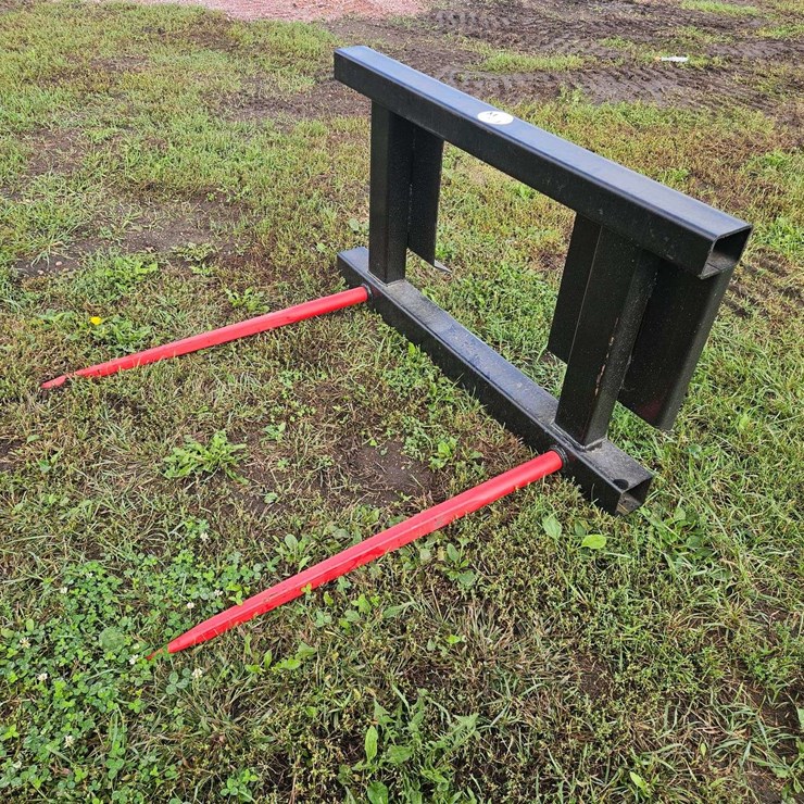 M&J Oldenburg MFG Single Bale Spear, Skid Loader Quick Attach