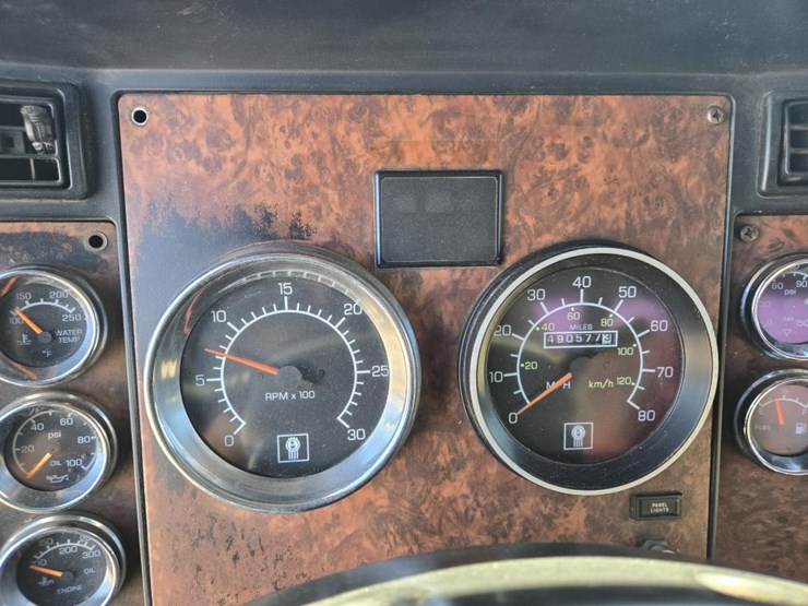 2005-kenworth-t800-image-52