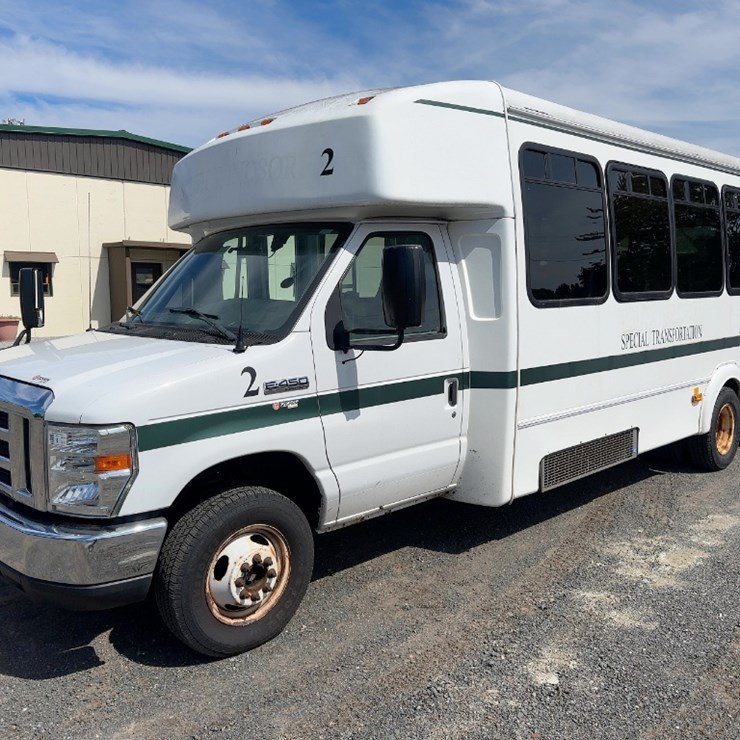 2017 FORD E450