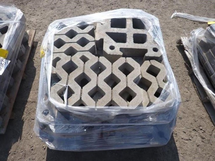 qty-of-(8)-skids-of-turfstone-pavers-&-decor-stone-image-12