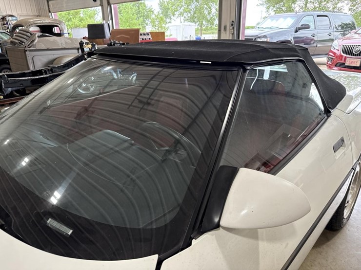 #1399-•-1990-chevrolet-corvette-convertible-car-image-30