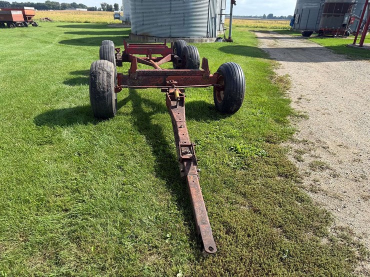 electric-tandem-silage-wagon-running-gear-image-2