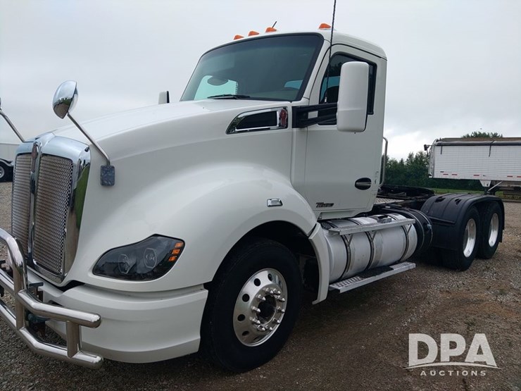 2016-kenworth-t680-image-2