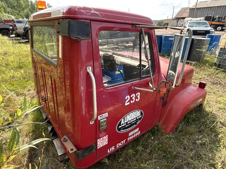#2674-•-international-cab-image-3