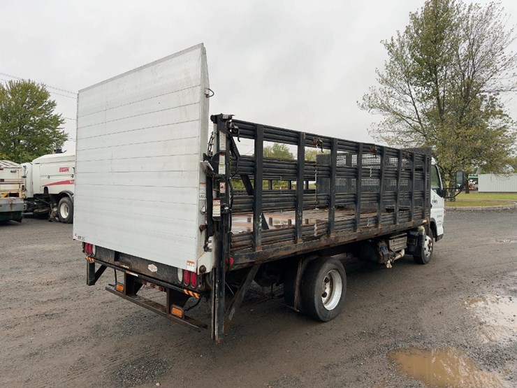 2014-mitsubishi-fuso-fe160-image-5