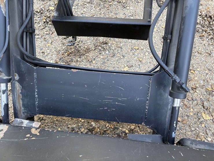 loader,-off-of-ih-656,-ih-mounting-brackets,-84”-bucket-image-13