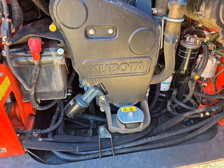 2019-kubota-ssv75-image-29