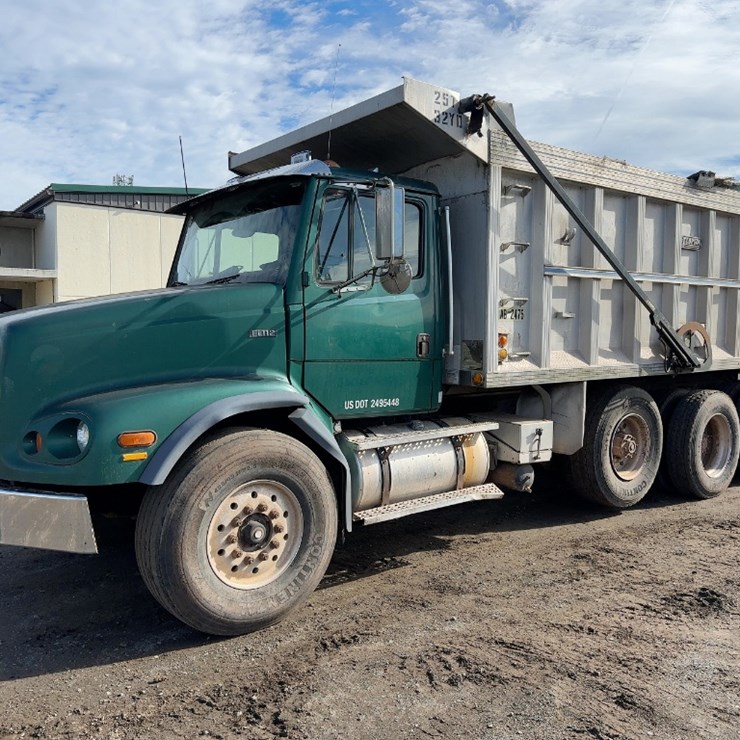 2000 FREIGHTLINER FL112