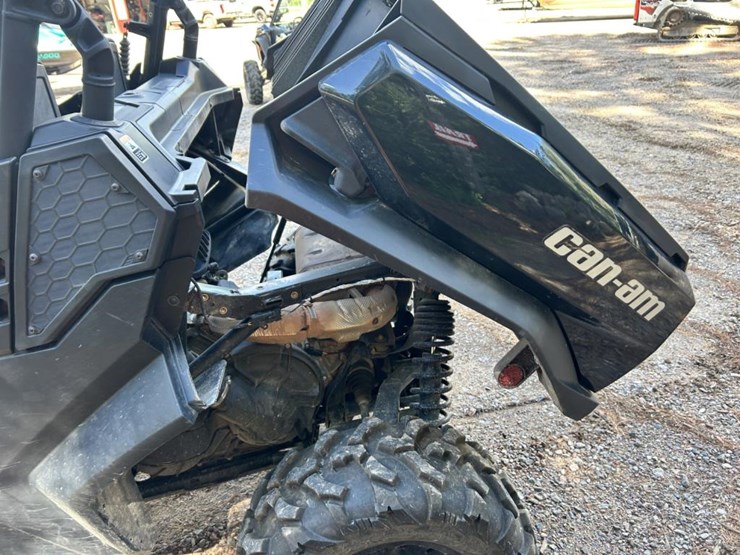 #1401-•-2023-can-am-1000r-commander-xt-image-26