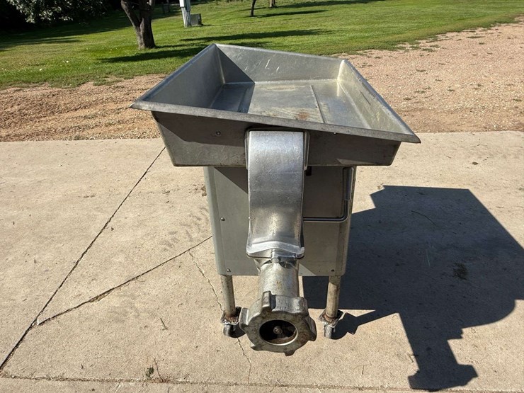 toledo-commercial-meat-grinder,-220v.-this-item-is-located-in-south-dakota,-therefore-south-dakota-s-image-7