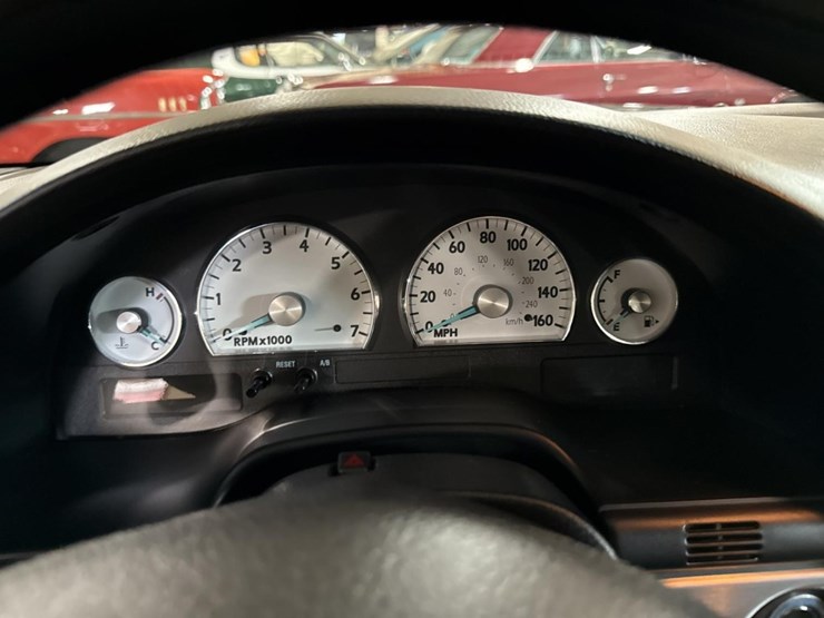 #1392-•-2003-ford-thunderbird-convertible-car-image-50
