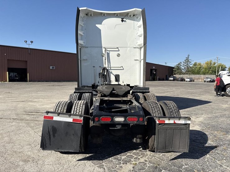 2020-peterbilt-579-image-4