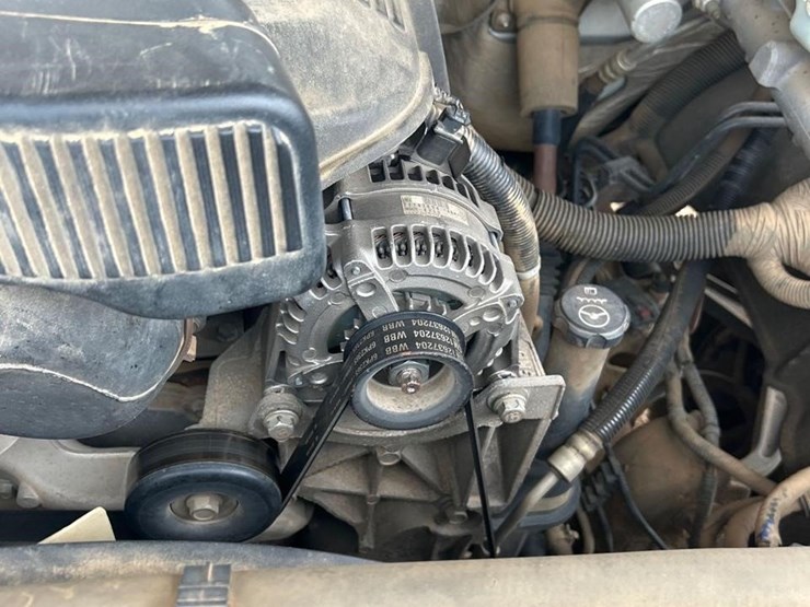 2015-chevrolet-silverado-2500-image-34