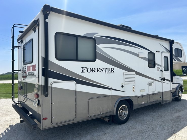 2017-ford-e450-image-5