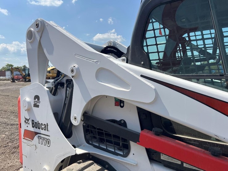2023-bobcat-t770-image-24