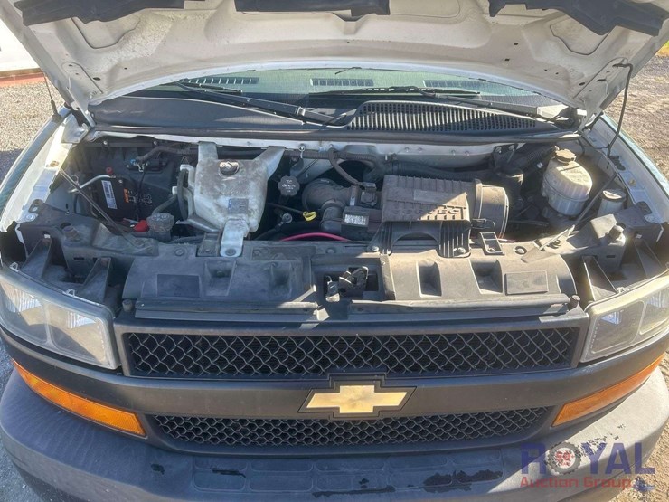 2019-chevrolet-express-2500-image-32
