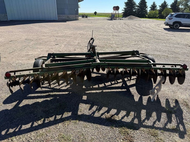 john-deere-12-image-3
