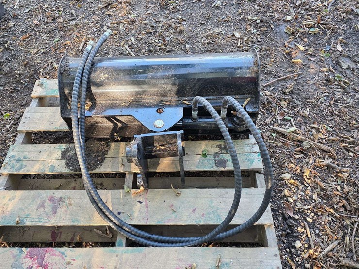 hydraulic-tilting-mini-excavator-ditching-bucket,-approx-36”,-new-image-7