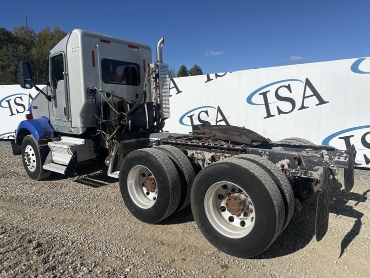 2005-kenworth-t800-image-3