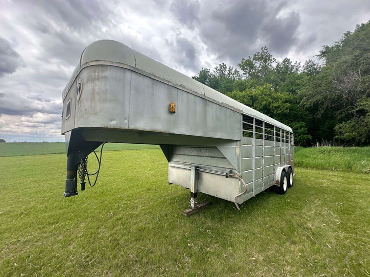 1984-flying-l-16’-long-gooseneck-livestock-trailer,-7’-wide,-1-cross-gate,-does-have-rubber-mats,-7:-image-21
