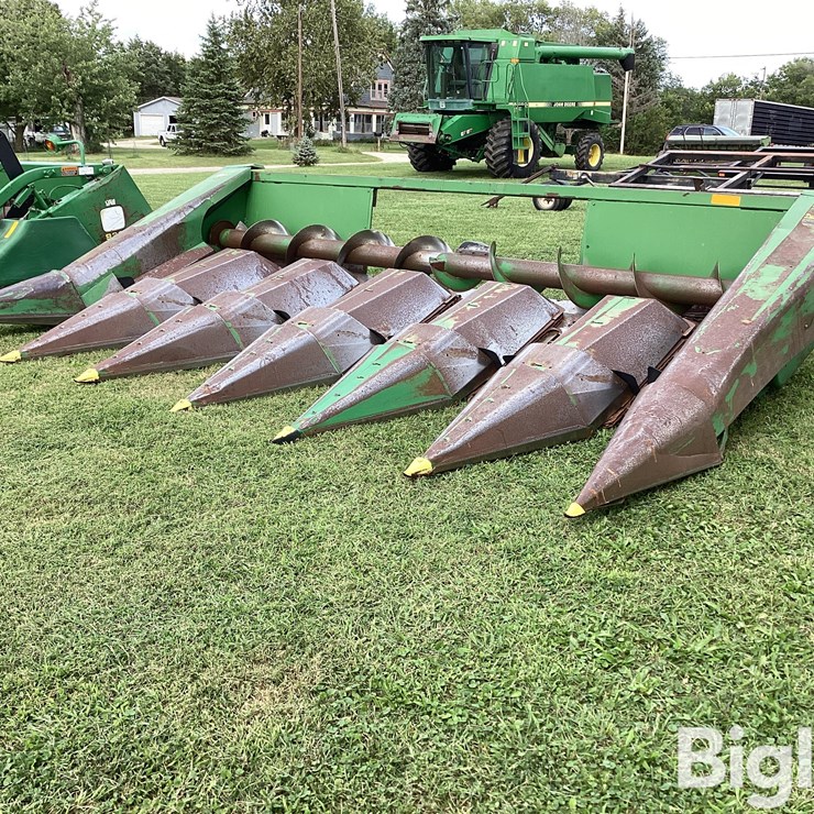 JOHN DEERE 643