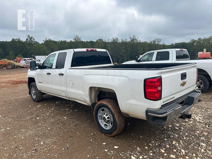 2015-chevrolet-silverado-2500-image-4