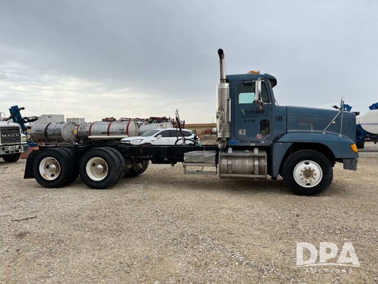 1989-freightliner-day-cab-truck-(jn0784,-unit-06815)-image-7