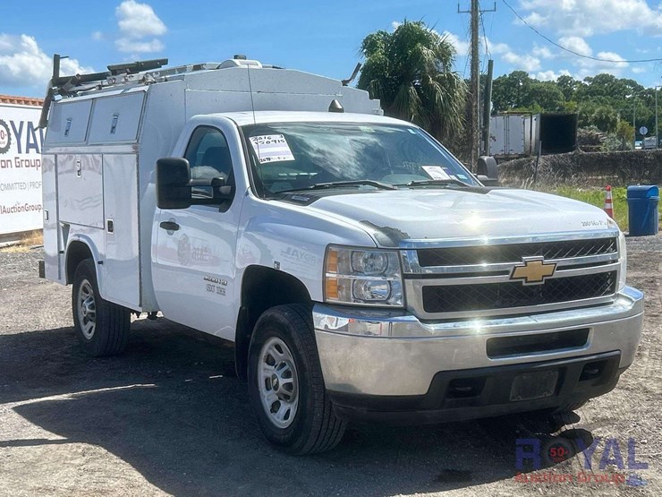 2012-chevrolet-silverado-3500hd-image-2