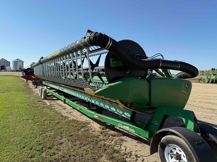 john-deere-flex-draper-header-image-8