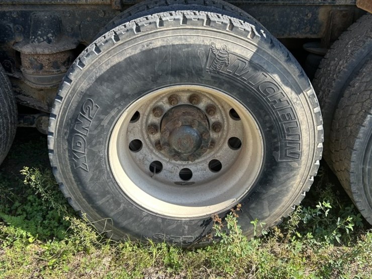 #1753-•-2005-western-star-tri-axle-storm-cleanup-truck-image-121