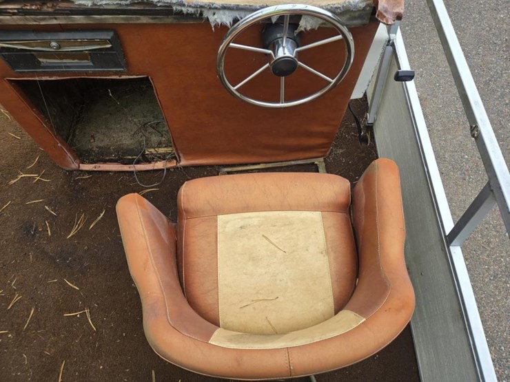 #2582-•-crestii-25-pontoon-boat-image-19