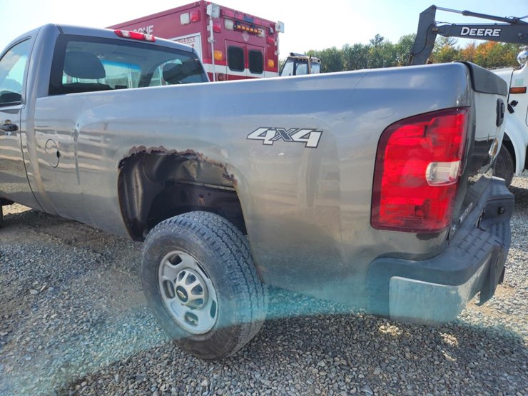 2014-chevrolet-2500-image-12