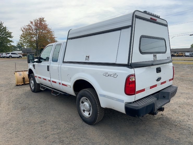 2009-ford-f250-xl-image-3