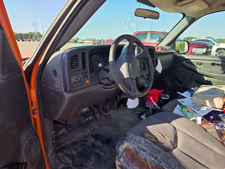 2006-chevrolet-2500hd-image-25