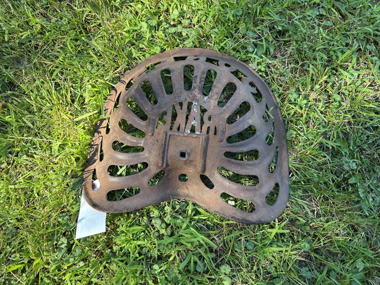 plano-rake-seat-image-2