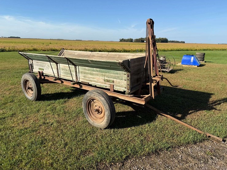 old-wooden-flairbox-trailer-image-1