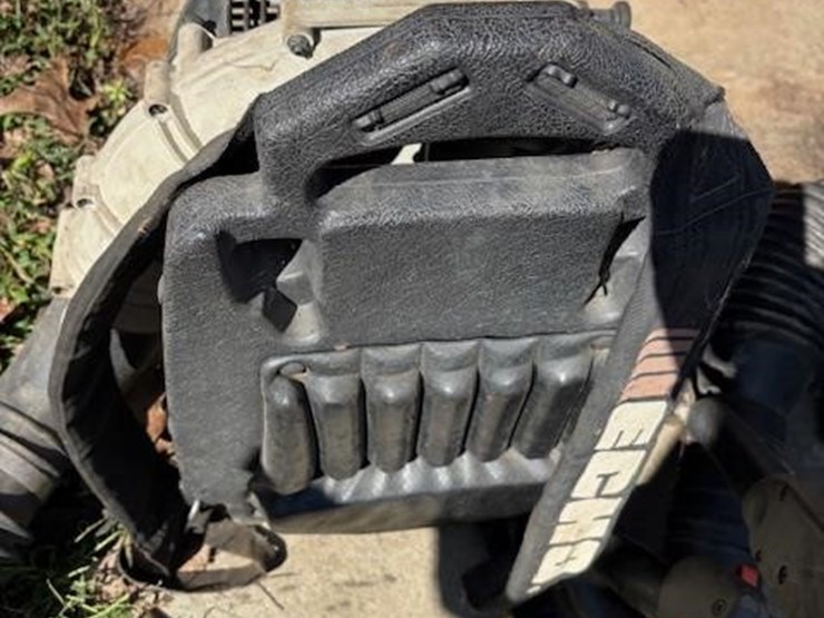 echo-gas-powered-leaf-blower-image-2