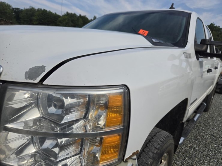2013-chevrolet-2500hd-image-15