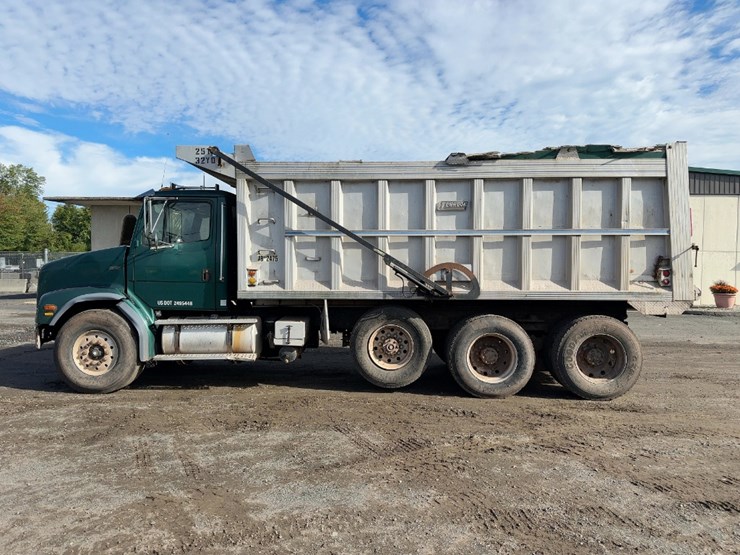 2000-freightliner-fl112-image-2